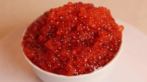 خاویار سرخ رنگ طبیعی جلوه بشقاب